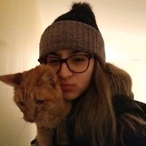 Meet your Posher, Alexia